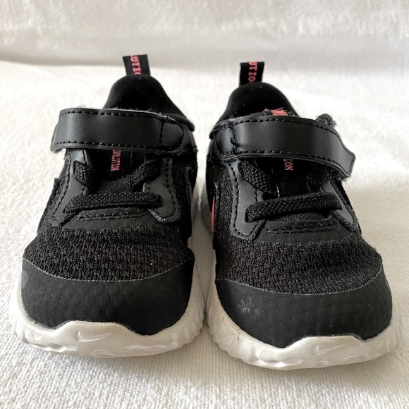 Nike Revolution 5 Baby/Toddler sneakers - Picture 2 of 5
